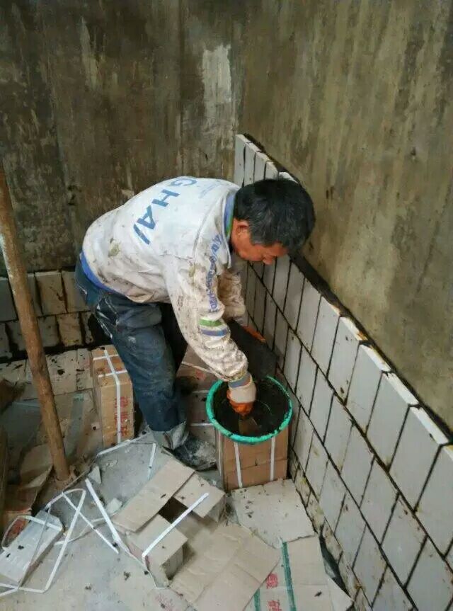 設(shè)備內(nèi)部耐酸磚防腐